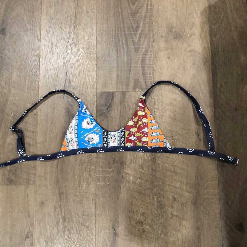 ZAFUL Multicolored Reversible Bikini Top